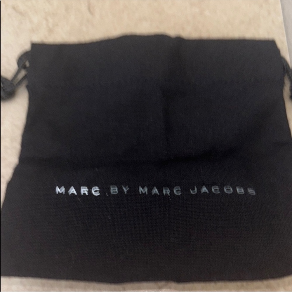 Marc by Marc Jacobs Navy Rubber Turn-lock Bracelet with Dustbag NWOT - Picture 5 of 5